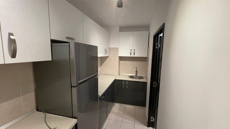 Titan metrou vanzare garsoniera bloc mixt