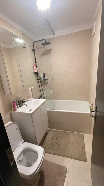 Titan metrou vanzare garsoniera bloc mixt