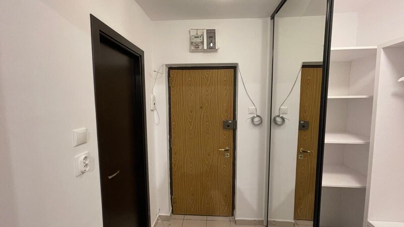 Titan metrou vanzare garsoniera bloc mixt